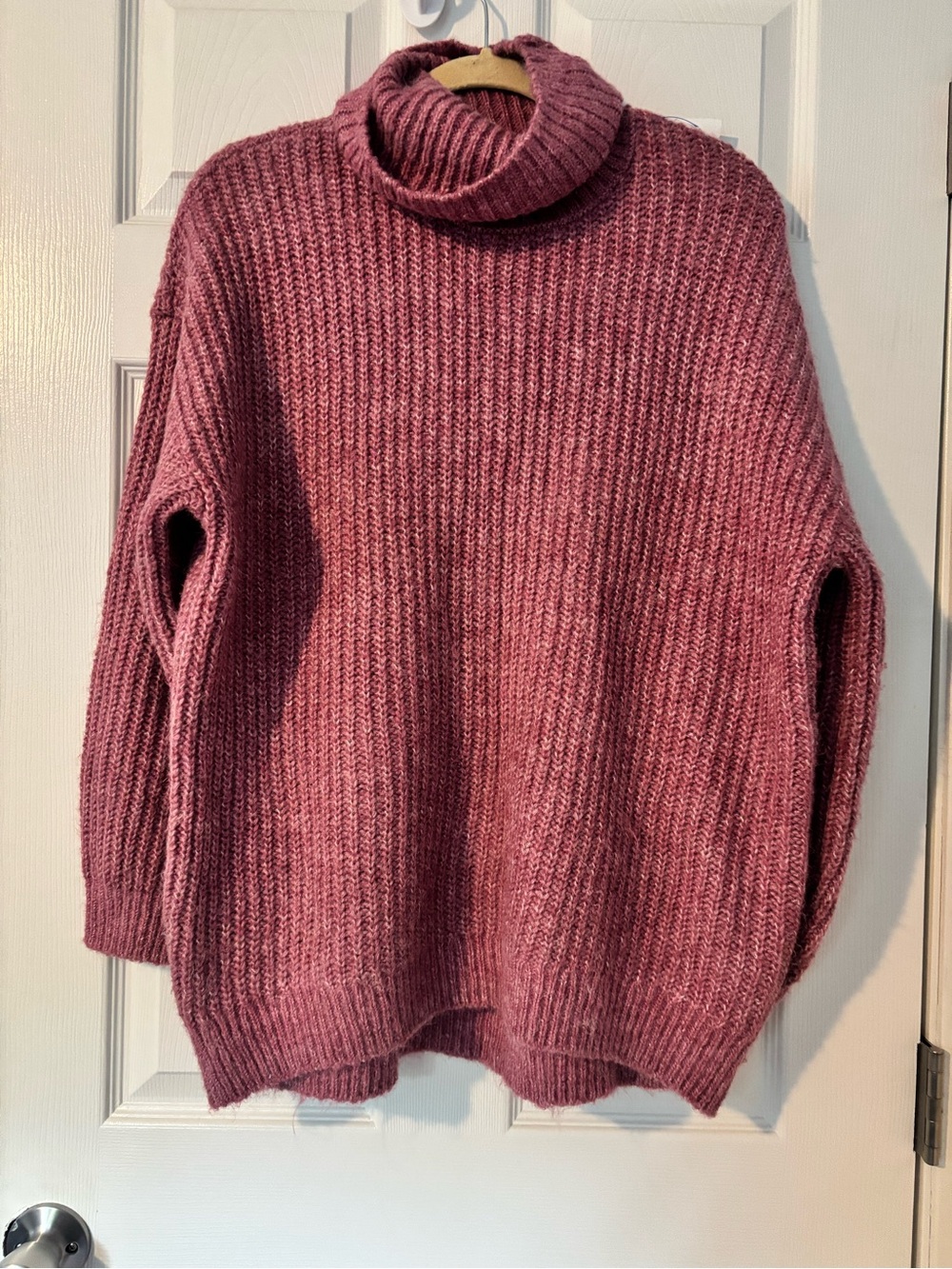 Old Navy Dusty Rose Turtleneck Chunky Knit Sweater